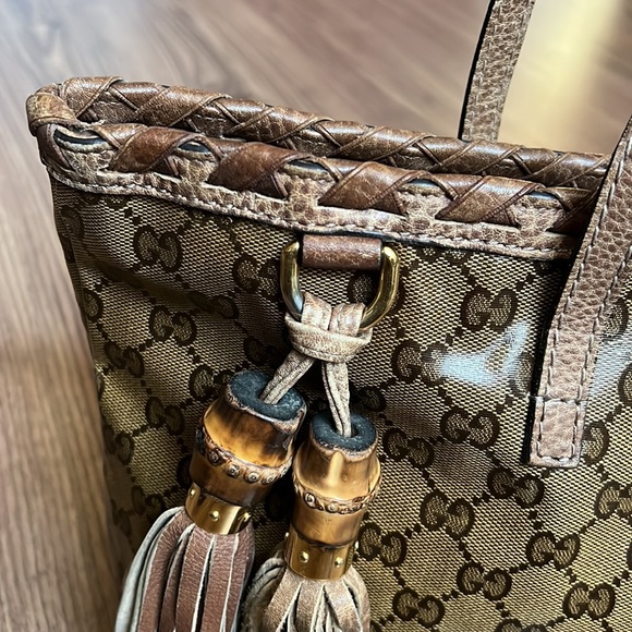 A54- 💯 % authentic Gucci shoulder bag - Picture 11 of 16
